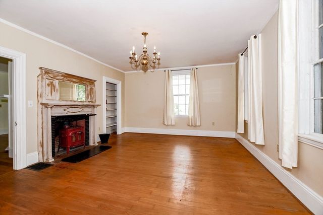 28 Main Street, Mattapoisett, MA 02739