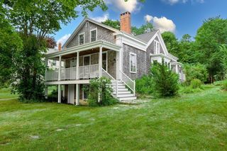 28 Main Street, Mattapoisett, MA 02739