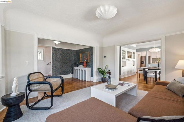 758 61St St, Oakland, CA 94609