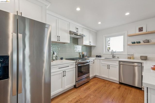 758 61St St, Oakland, CA 94609