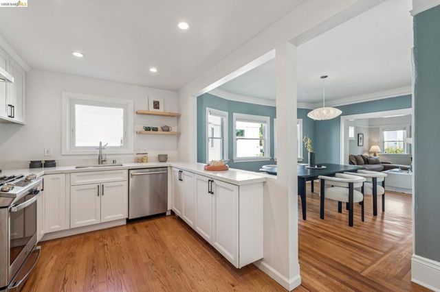 758 61St St, Oakland, CA 94609