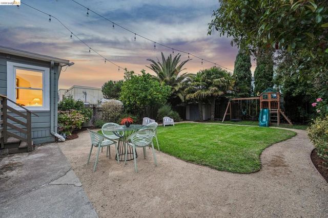 758 61St St, Oakland, CA 94609