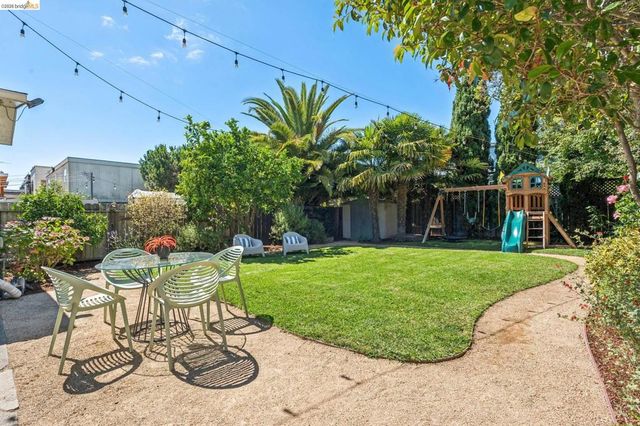 758 61St St, Oakland, CA 94609