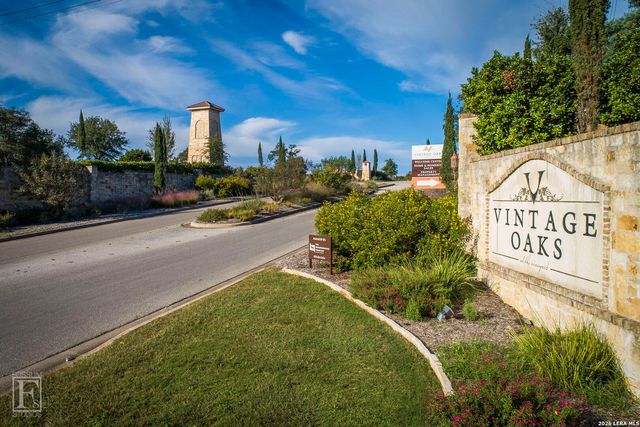 1221 BRUSHY CV, New Braunfels, TX 78132