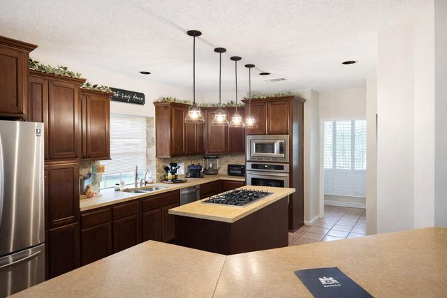 3009 Park Lane Drive, Baytown, TX 77521