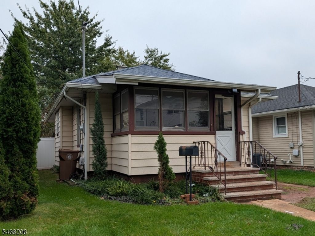 215 Madison St, Linden City, NJ 07036 — photo 2