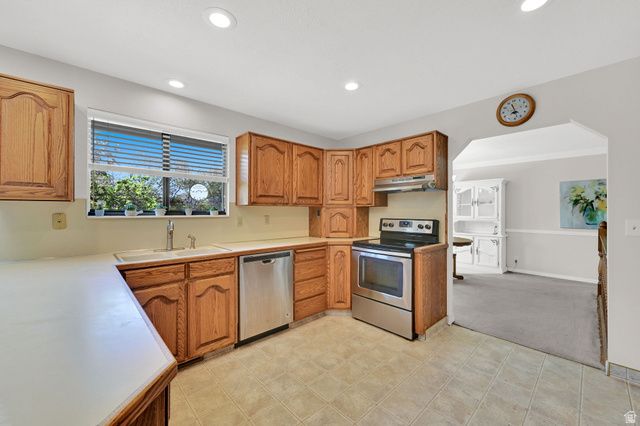 2698 E 1650 N, Layton, UT 84040
