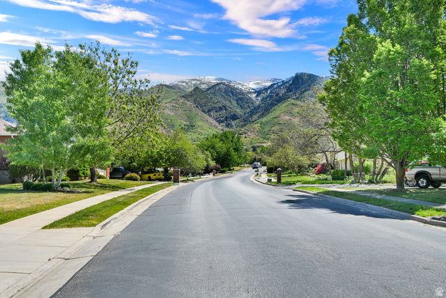 2698 E 1650 N, Layton, UT 84040