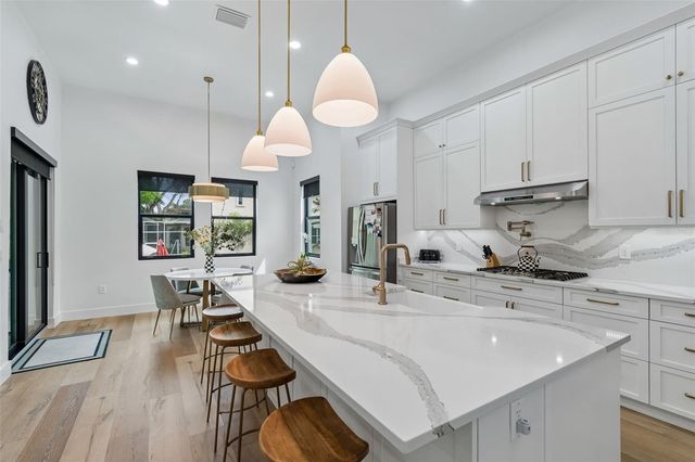 5410 BAYSHORE BLVD, Tampa, FL 33611