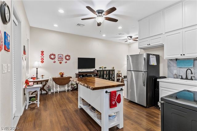 6382 Hermes Stables Court, Las Vegas, NV 89131