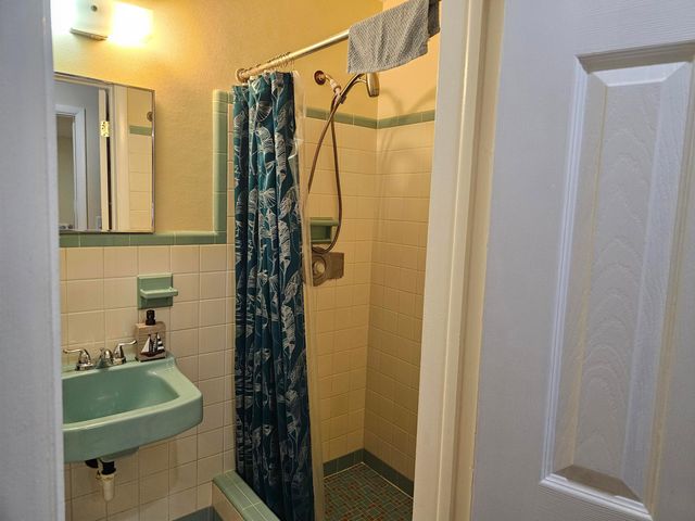 2512 Arthur Street, Hollywood, FL 33020