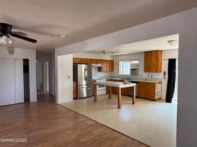 815 16th Street, Lovelock, NV 89419