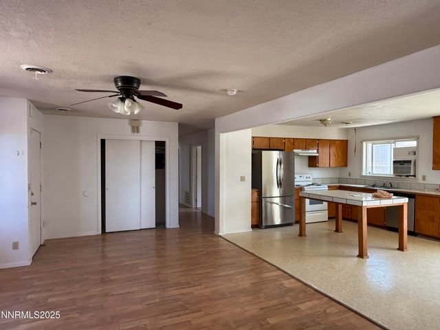 815 16th Street, Lovelock, NV 89419