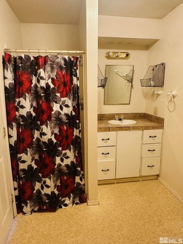 815 16th Street, Lovelock, NV 89419