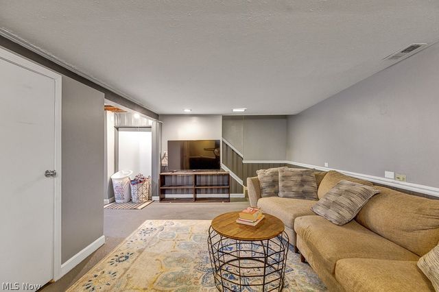 4855 Edsal Drive, Lyndhurst, OH 44124