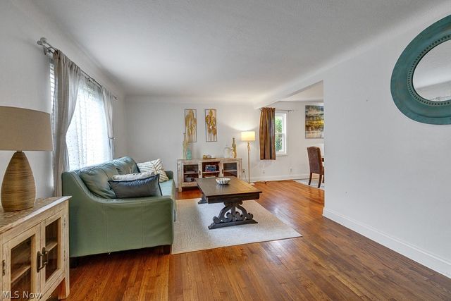 4855 Edsal Drive, Lyndhurst, OH 44124