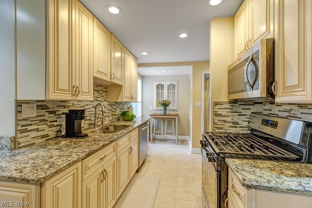 4855 Edsal Drive, Lyndhurst, OH 44124