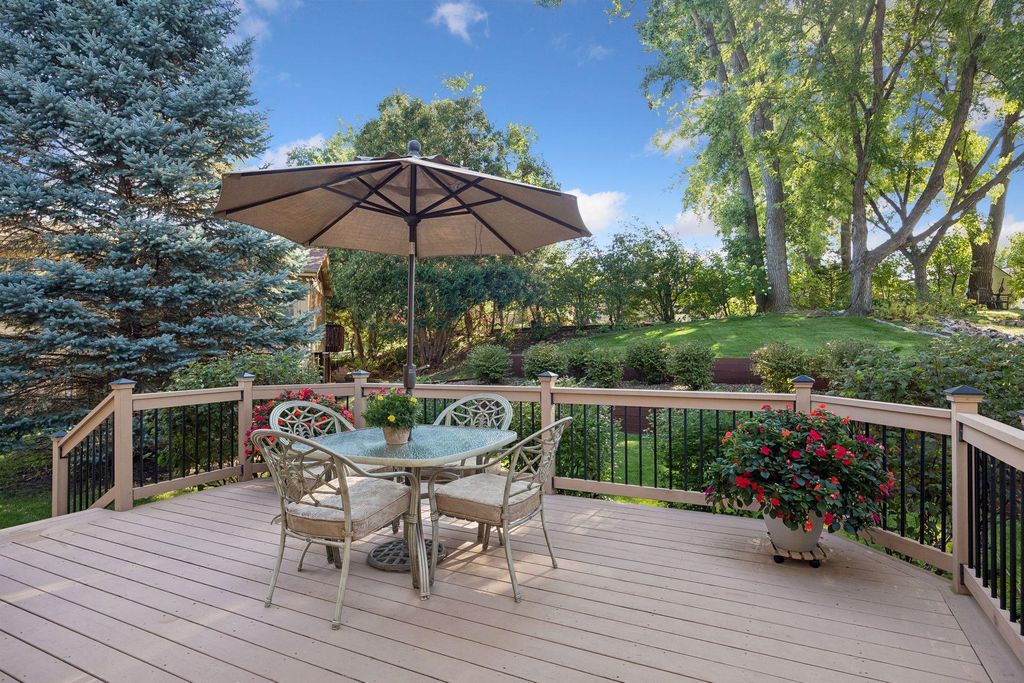 10001 Chowen Avenue S, Bloomington, MN 55431 — photo 4
