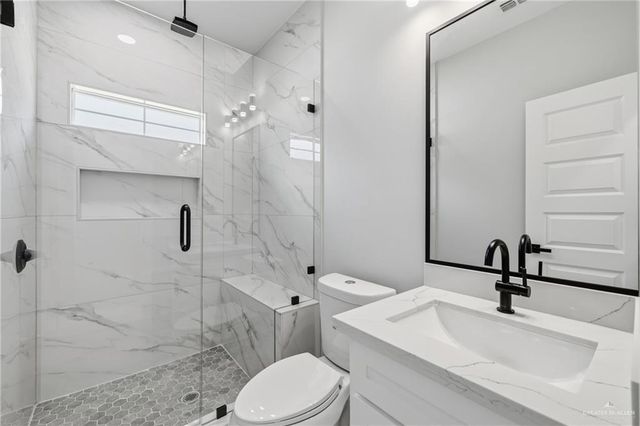 910 E 39th Street, San Juan, TX 78589