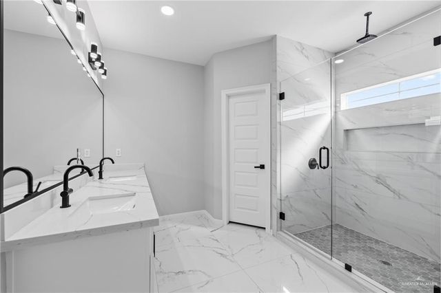 910 E 39th Street, San Juan, TX 78589