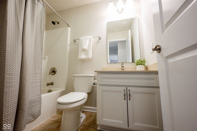 9657 Calamus Drive, Noblesville, IN 46060