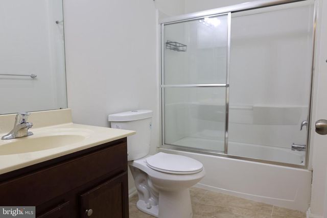 10 CANAL, Burlington Township, NJ 08016