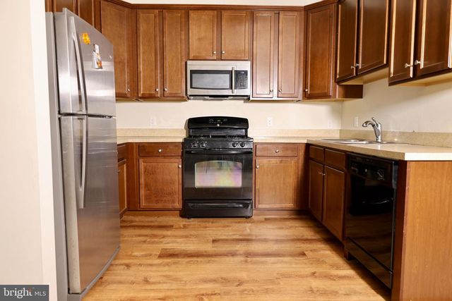 10 CANAL, Burlington Township, NJ 08016