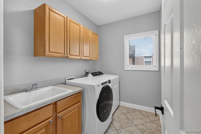 21642 Kendyl Court, Macomb, MI 48044