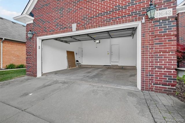 21642 Kendyl Court, Macomb, MI 48044