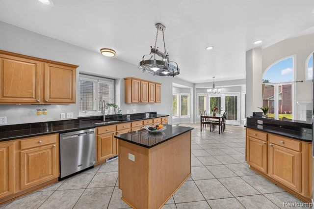 21642 Kendyl Court, Macomb, MI 48044