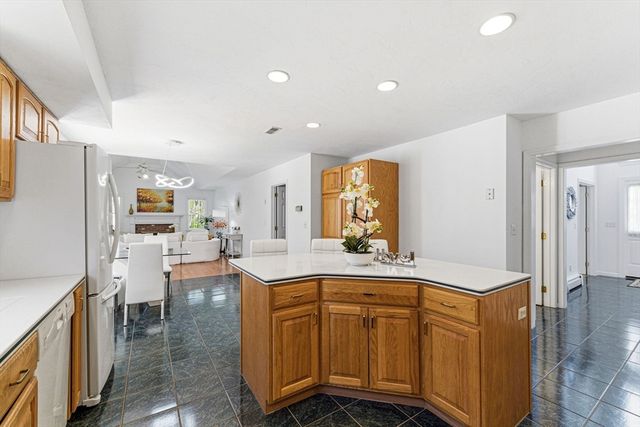 5 Parmley Dr, Acton, MA 01720