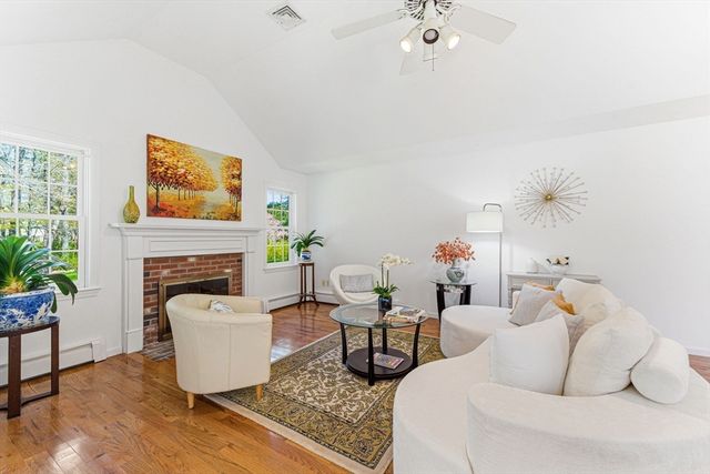 5 Parmley Dr, Acton, MA 01720