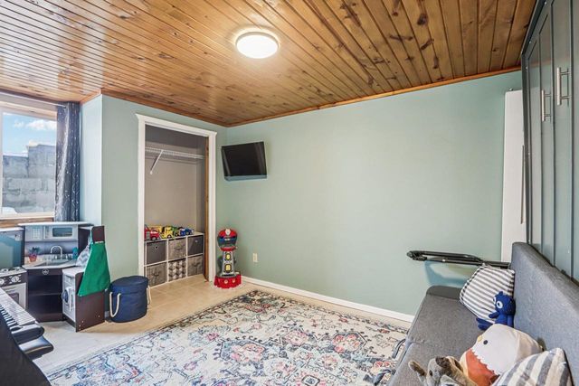 402 Schwantz Road, Pardeeville, WI 53954