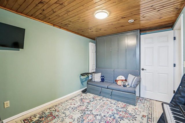 402 Schwantz Road, Pardeeville, WI 53954