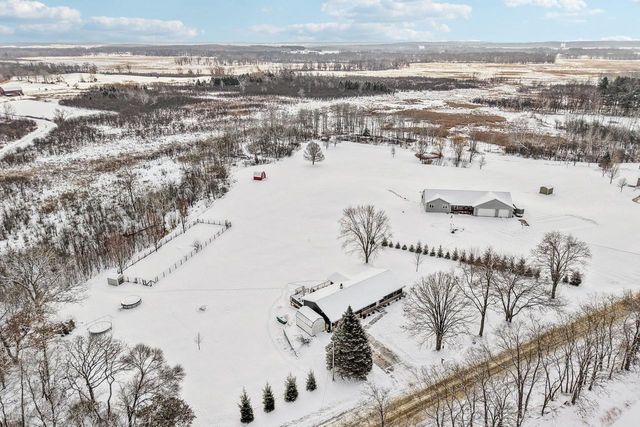 402 Schwantz Road, Pardeeville, WI 53954