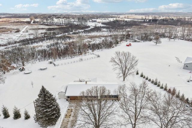 402 Schwantz Road, Pardeeville, WI 53954