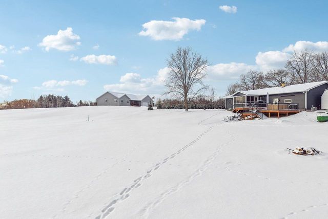 402 Schwantz Road, Pardeeville, WI 53954