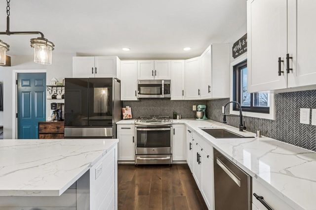 402 Schwantz Road, Pardeeville, WI 53954