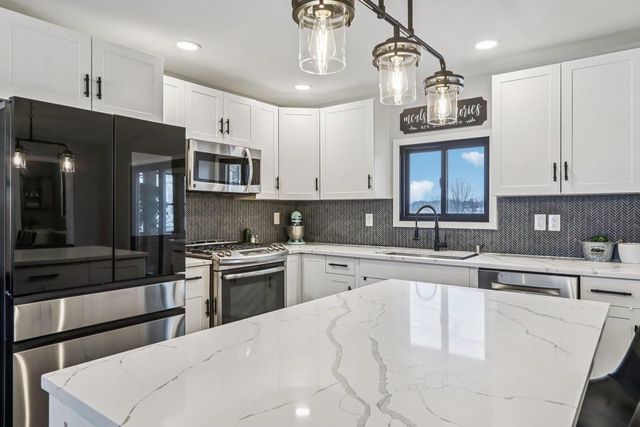 402 Schwantz Road, Pardeeville, WI 53954