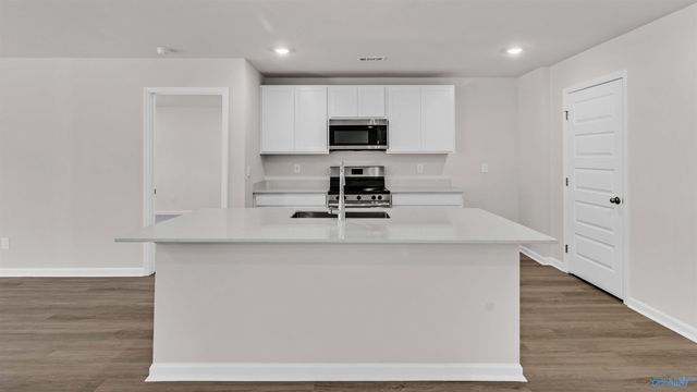 9924 Sequoyah Cove Drive SE, Owens Cross Roads, AL 35763