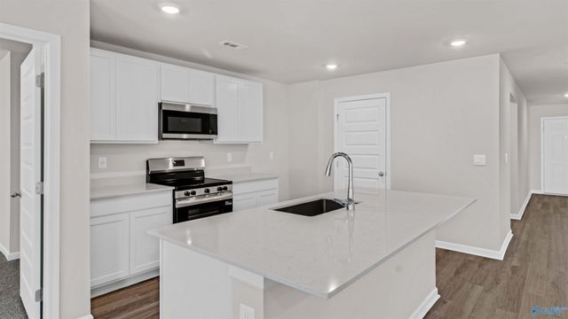 9924 Sequoyah Cove Drive SE, Owens Cross Roads, AL 35763