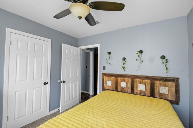 106 S Mattson Street, West Columbia, TX 77486