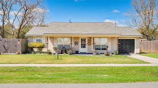 106 S Mattson Street, West Columbia, TX 77486