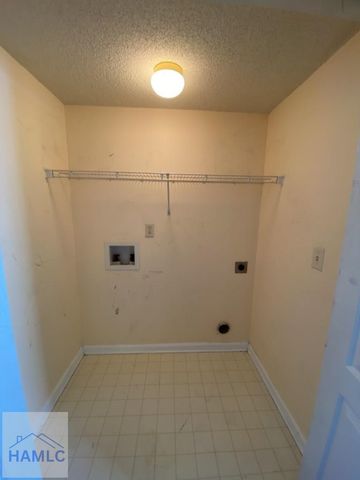 1100-8C Pineland Avenue, Hinesville, GA 31313