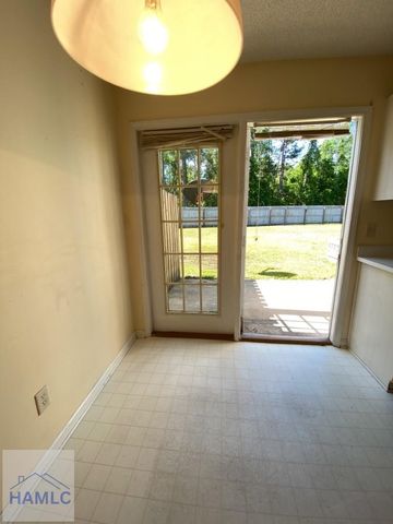1100-8C Pineland Avenue, Hinesville, GA 31313