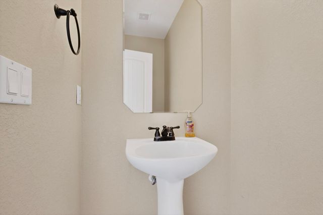 8200 Go West Road NW, Albuquerque, NM 87120