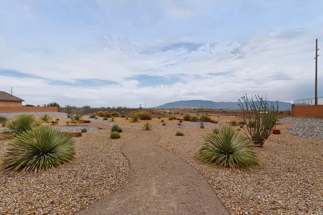 8200 Go West Road NW, Albuquerque, NM 87120