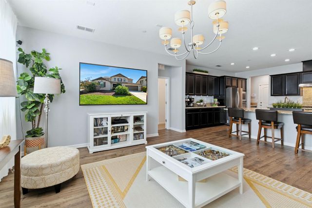 18200 Broadmoor Way, Lathrop, CA 95330