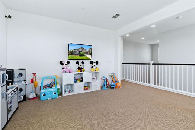 18200 Broadmoor Way, Lathrop, CA 95330