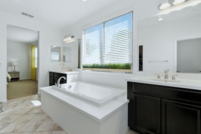 18200 Broadmoor Way, Lathrop, CA 95330